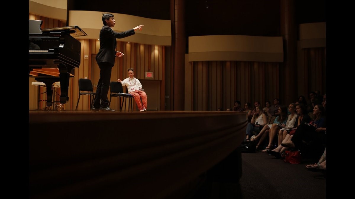 Mish performing in the Peter Sellars Masterclass.