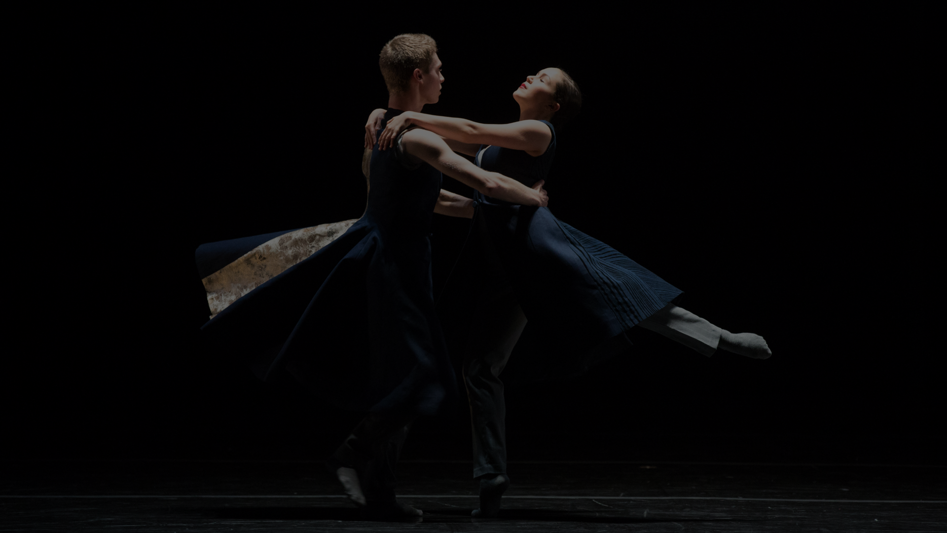 dancers performing a pas de deux