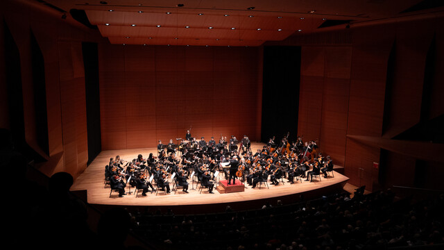 Juilliard Orchestra Conducted by Earl Lee