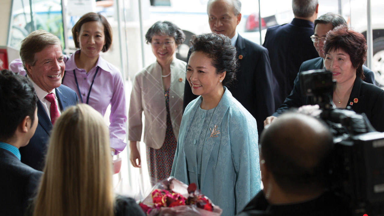  Peng Liyuan visits Juilliard.