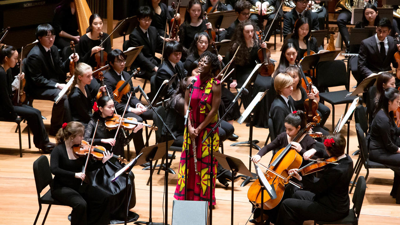 Alumna and MAP faculty member Nathalie Joachim performing at the 2019 Fall Benefit