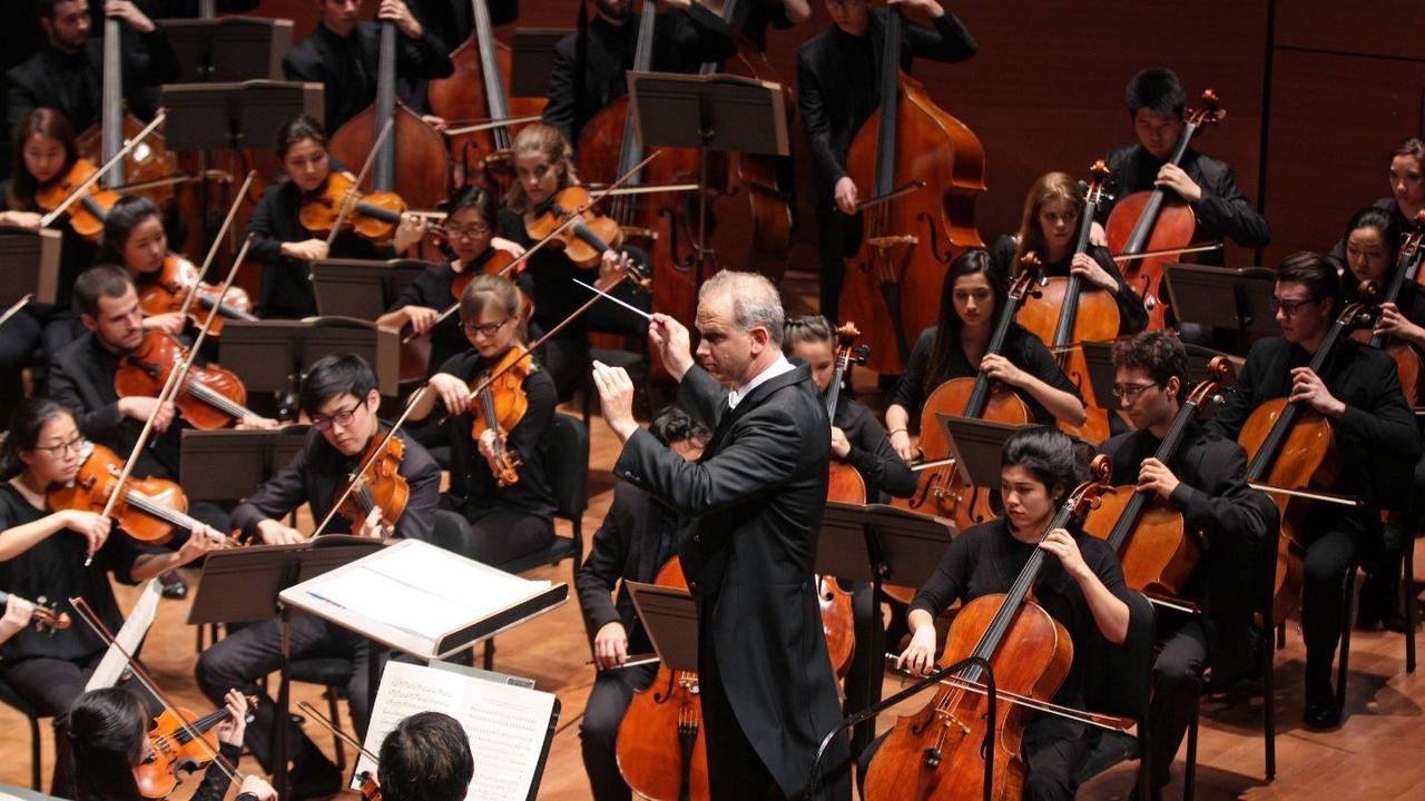 Conductor Carlos Miguel Prieto and the Juilliard Orchestra