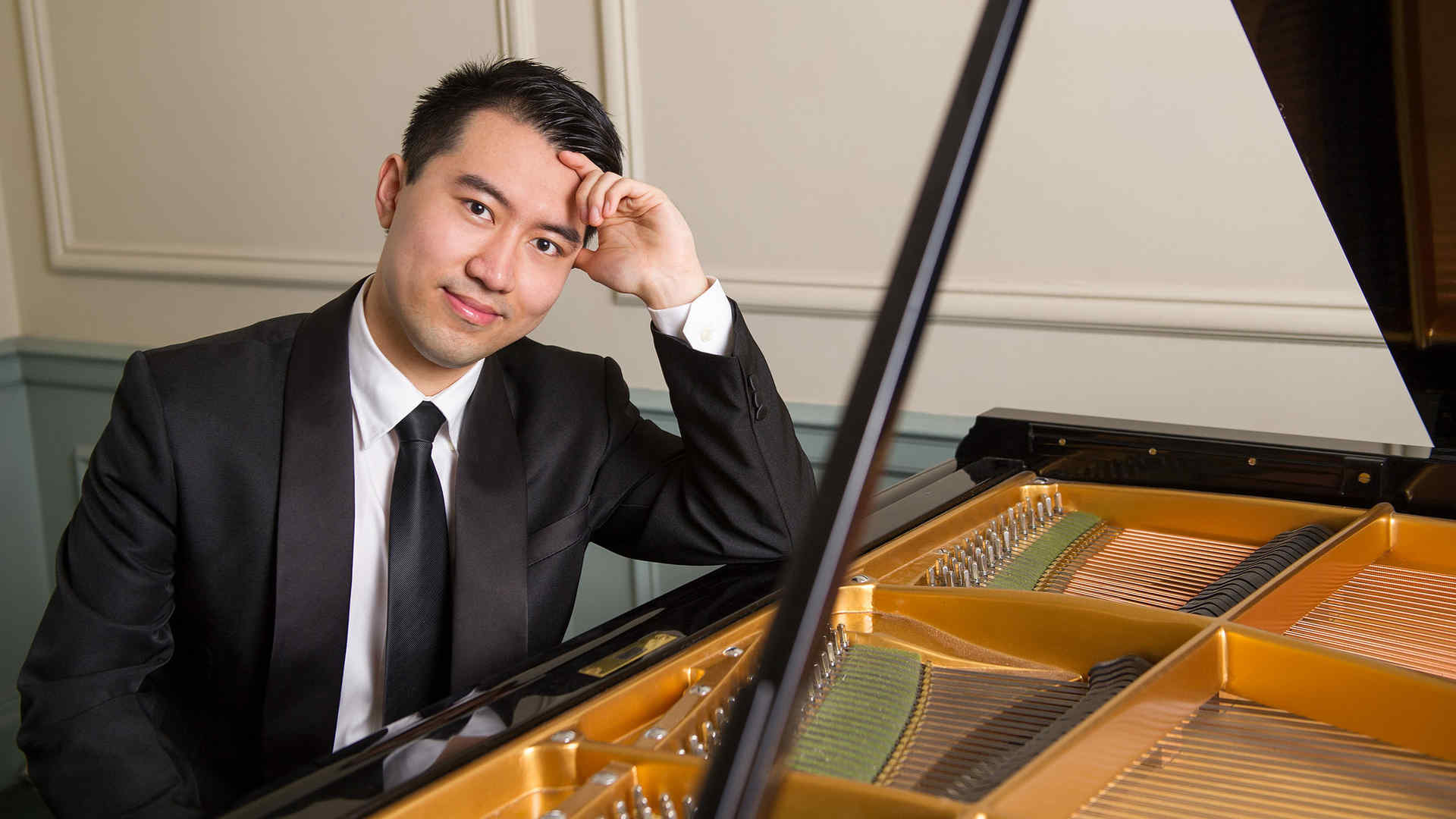 Juilliard pianist Rixiang Huang (MM '19, piano)