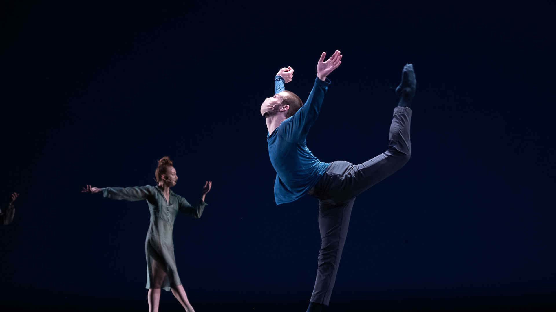 Juilliard dancers in Matthew Neenan's piece on New Dances