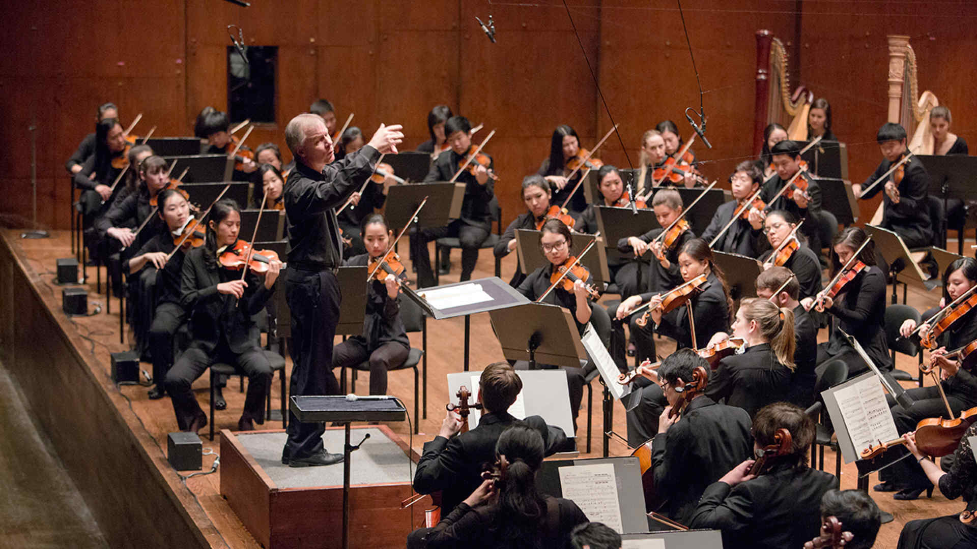 David Robertson and the Juilliard Orchestra
