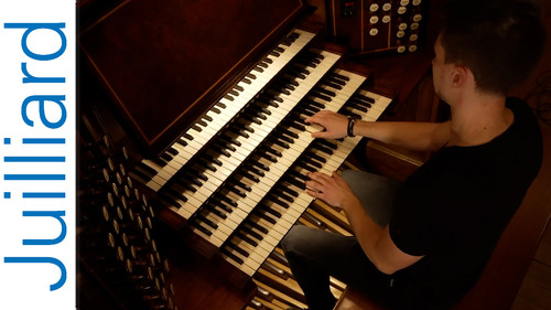 person player an organ
