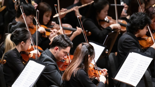 Juilliard Orchestra Conducted by Gemma New
