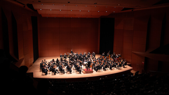 Juilliard Orchestra Conducted by Earl Lee