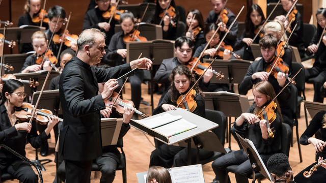 Carlos Miguel Prieto Conducts the Juilliard Orchestra