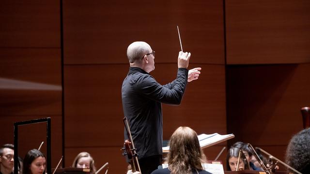 Jeffrey Milarsky Conducts the Juilliard Orchestra
