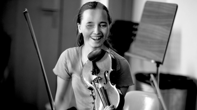 Eliane Menzel, Violin